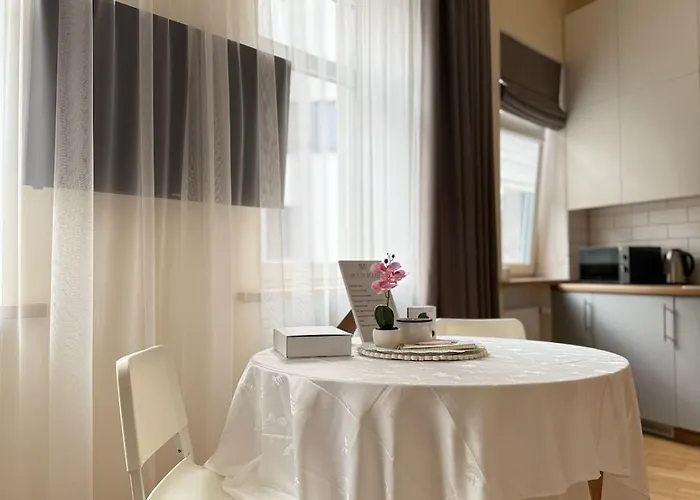 Old Town Hideaway Apartment *